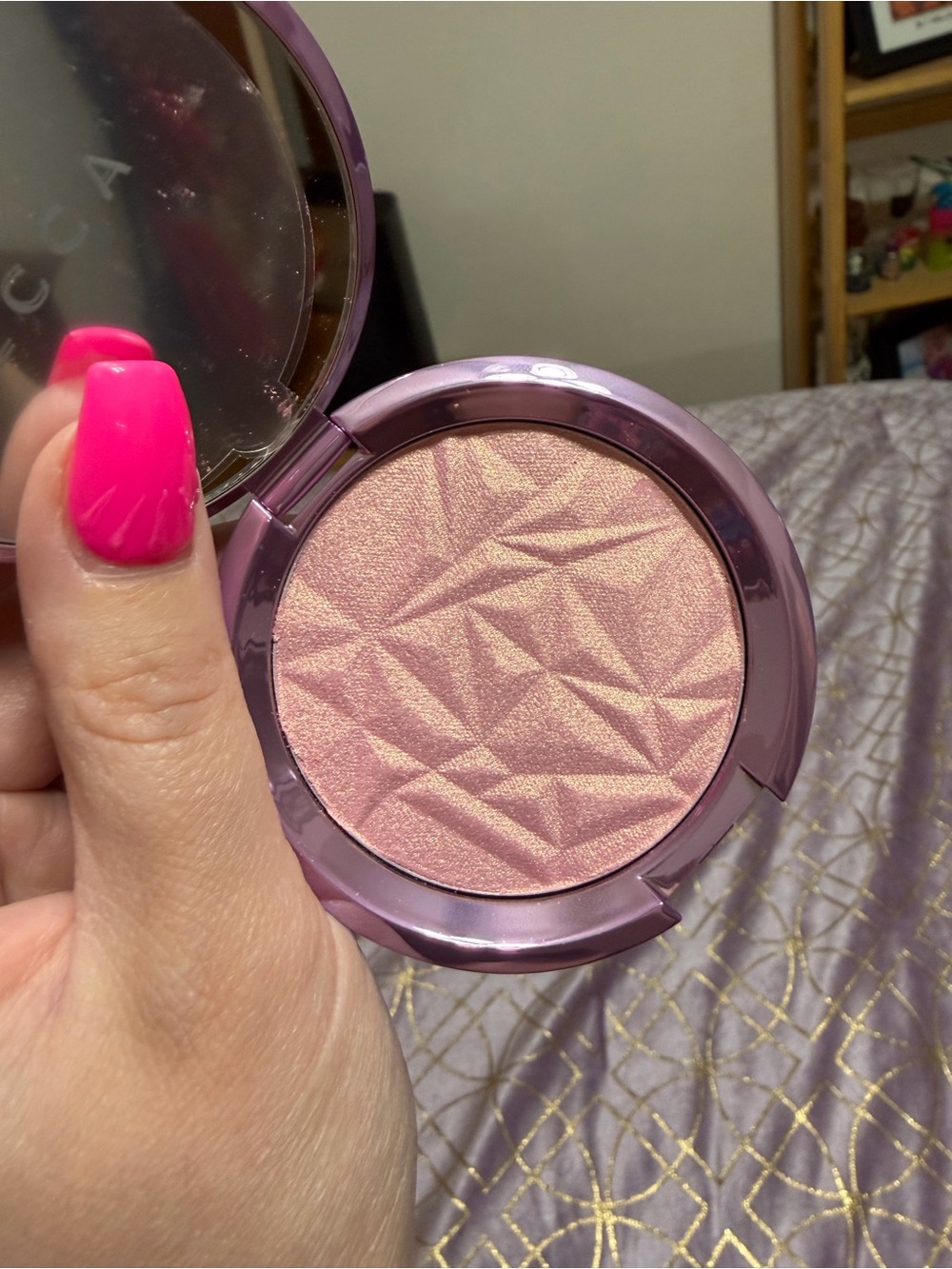 💥 NWT BECCA Shimmering Skin Profector Pressed- Lilac Geode